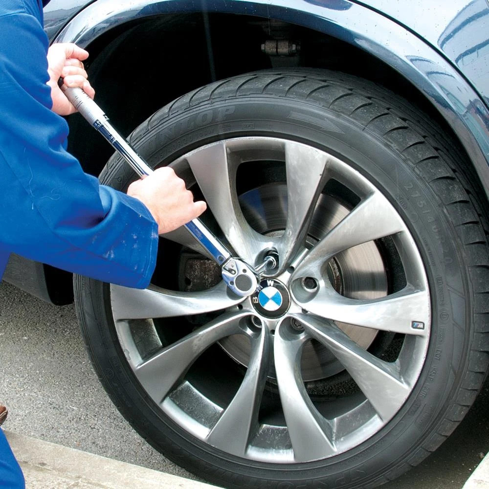 Silverline Clé Dynamométrique Pour Douilles Carré 1/2". De 28 à 210 Nm – Image 2